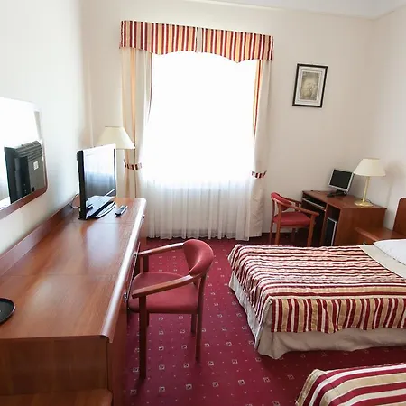 Twins Ii Hotel Varsavia