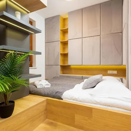 Center Grzybowska By Renters Prestige Appartement