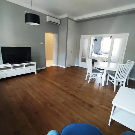 Apartment Nowy Swiat 29 Warschau