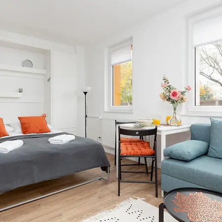 Ochota Siemienskiego By Renters Варшава