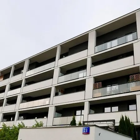 Apartmán Branickiego 23 With Ac-close To Medicover And Paley Varšava