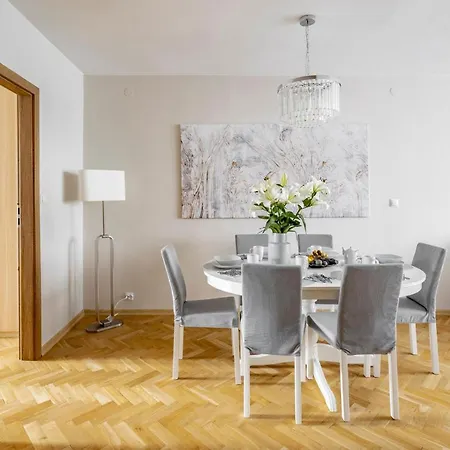 Apartament Hala Mirowska *