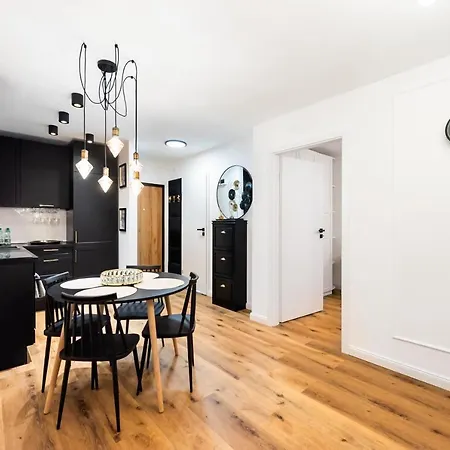 Apartament Wola Golden *