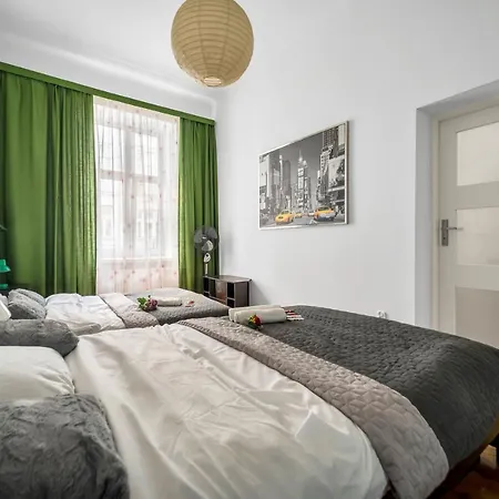 Plac Zbawiciela Spacious - Location, Metro 200m, 53m2 - By Rentujemy Appartement Varsovie