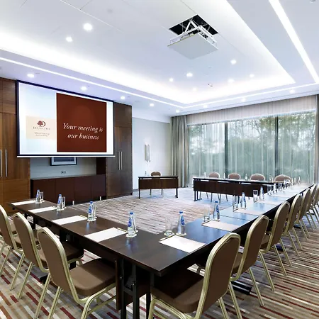 Doubletree By Hilton & Conference Centre Hotel Varšava