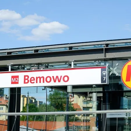 Apartament Near Metro Station And Park Warszawa