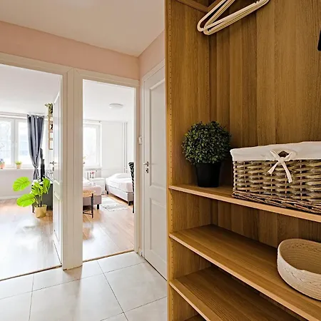 Oasis 2 In Center Downtown Warsaw