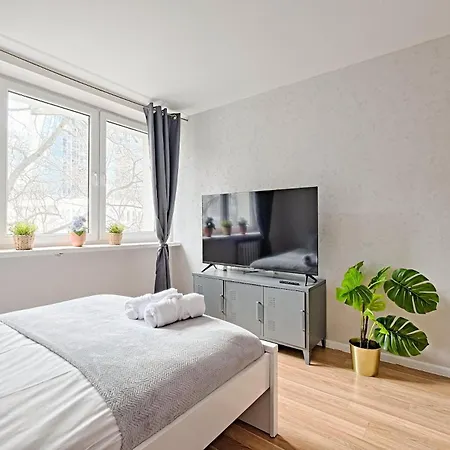 Oasis 2 In Center Downtown Apartment *