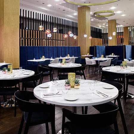 Courtyard By Marriott Airport Varsovia