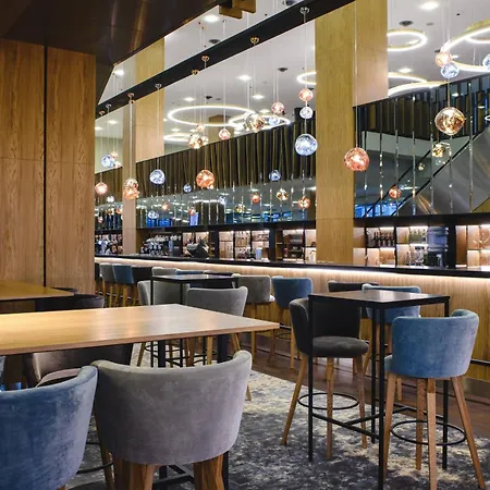 Courtyard By Marriott Airport 4* Varsovia