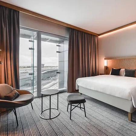 Hotel Courtyard By Marriott Airport Varsovia