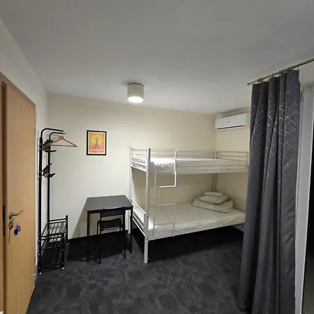 Хостел Rooms4rest Skibicka - Private For Tourists - Atr Consulting Sp, Z O,o, Варшава