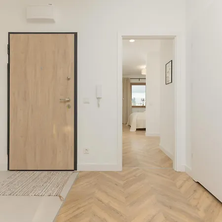 Stylish Zdziechowskiego With Parking & Office By Renters Daire *