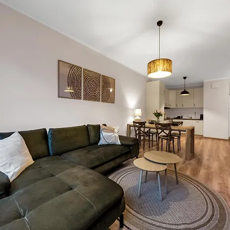 Apartman Zoliborz - Gym, Workspace, Bus Nearby - By Rentujemy Varsó