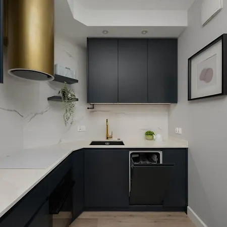 Spacious With Air Conditioning In The Old Town Of By Renters * Βαρσοβία
