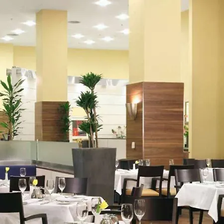 Courtyard By Marriott Airport Varsovia
