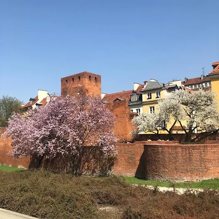 Spacious In The Old Town Апартаменты