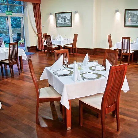 Rezydencja Belweder Klonowa Couette-café 3*