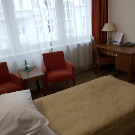Rezydencja Belweder Klonowa Couette-café Varsovie