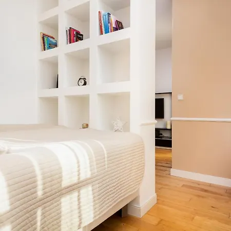 Bialy Kamien Apartament Warszawa
