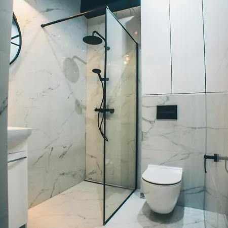 Yourapart Starowka Z Jacuzzi Апартаменты *