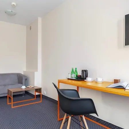 Poleczki Airport Otel 3*