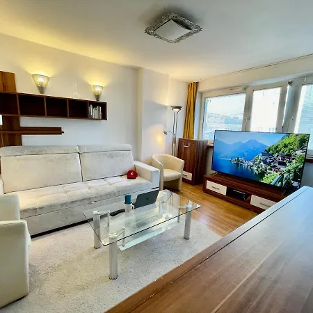 Apartment Sushi Metro Wifi 500 Mbs, 70'tv Netflix Appletv+