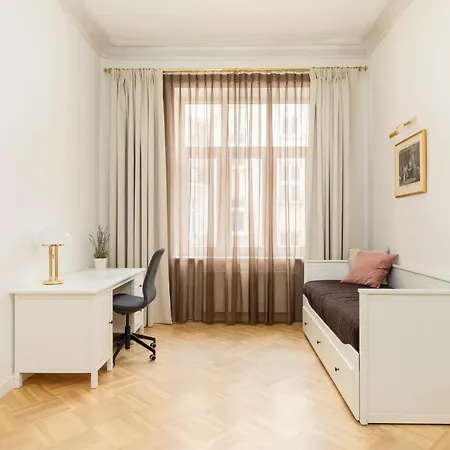 Marszalkowska 58 - Classy Two Bedroom With Balcony By Renters Βαρσοβία