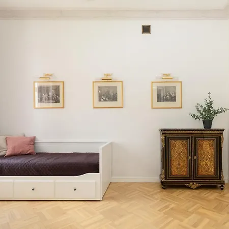Marszalkowska 58 - Classy Two Bedroom With Balcony By Renters *