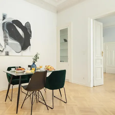 Διαμέρισμα Marszalkowska 58 - Classy Two Bedroom With Balcony By Renters *
