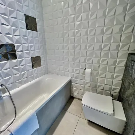 Platinum Towers Central Aparthotel 3*