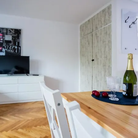 Superapart Plac Dabrowskiego 12 Warschau