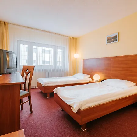 Hotel Sangate Airport Warsaw