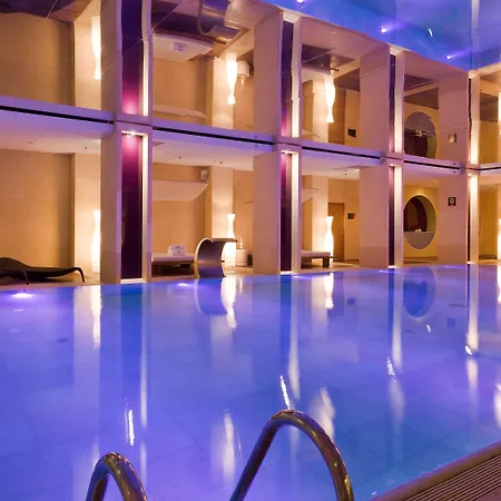 Sofitel Victoria Hotel 5*
