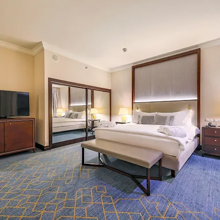 إنتركونتيننتال وارسزاوا 5*