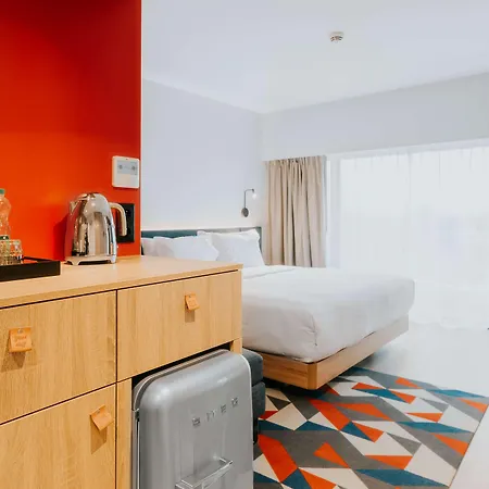 Ξενοδοχείο Hampton By Hilton Reduta 3*