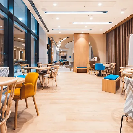 Ξενοδοχείο Hampton By Hilton Reduta 3*