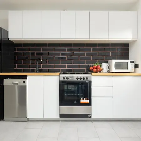 Ochota Spacious With Parking By Renters Apartment