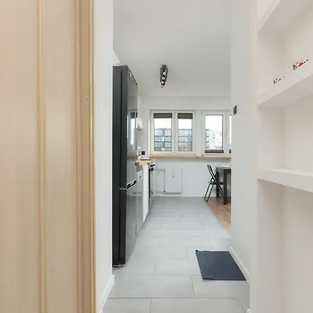 Apartment Ochota Spacious With Parking By Renters *