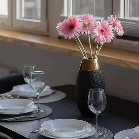 Apartment Ochota Spacious With Parking By Renters Warsaw