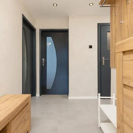 Ochota Spacious With Parking By Renters