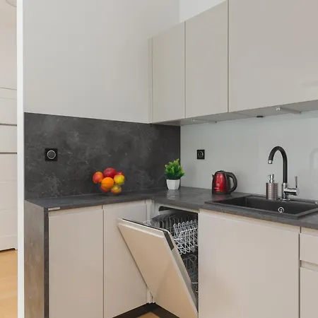 Dzielna Wola By Renters Apartment Warsaw