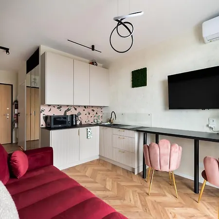 Apartment Wlochy Ruby