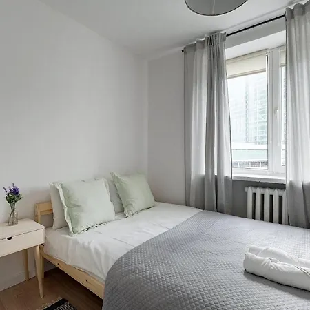 Urban Oasis Private With Palace Of Culture View Warsaw