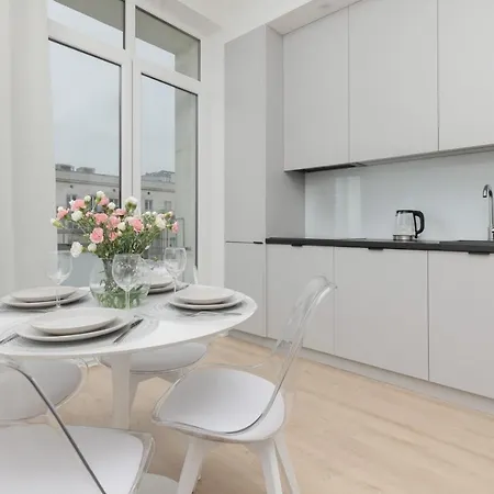 Spacious With Panoramic View Of By Renters شقة وارسو