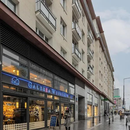 Spacious With Panoramic View Of By Renters شقة