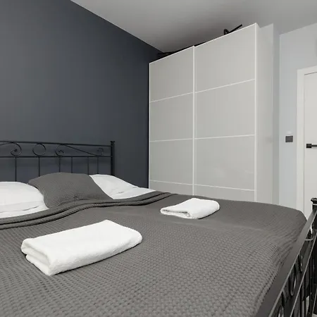 דירה Industrial Pet-friendly With Movie Projector By Renters *