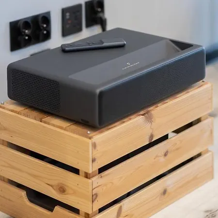 דירה Industrial Pet-friendly With Movie Projector By Renters ורשה