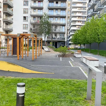 Bliska Wola, Apartament 3 Pokoje Z 40m2 Ogrodkiem * Warszawa