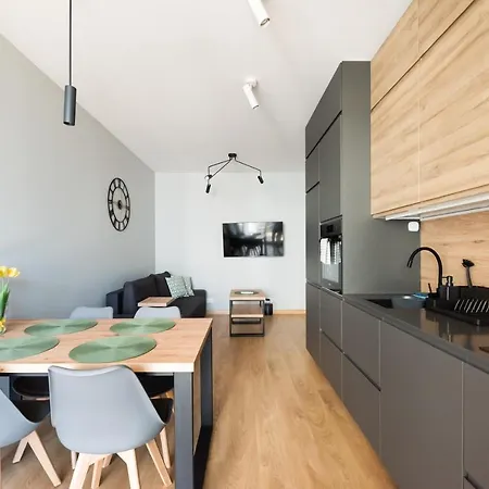 Apartament Wola Skwer Happy *